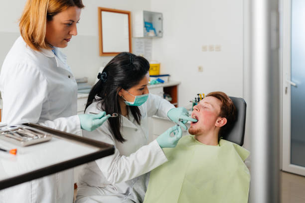 Best Emergency Tooth Extraction in Centennial Park, AZ